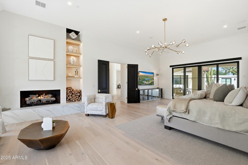 Primary Suite Sitting Area & Fireplace