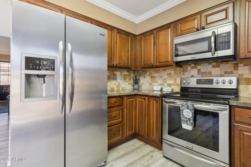 13-web-or-mls-4601-n-102nd-ave-unit-1055