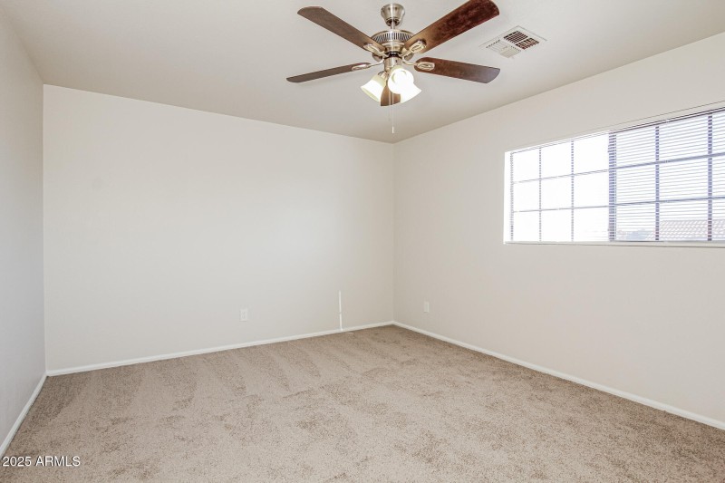 019-photo-bedroom-14991730