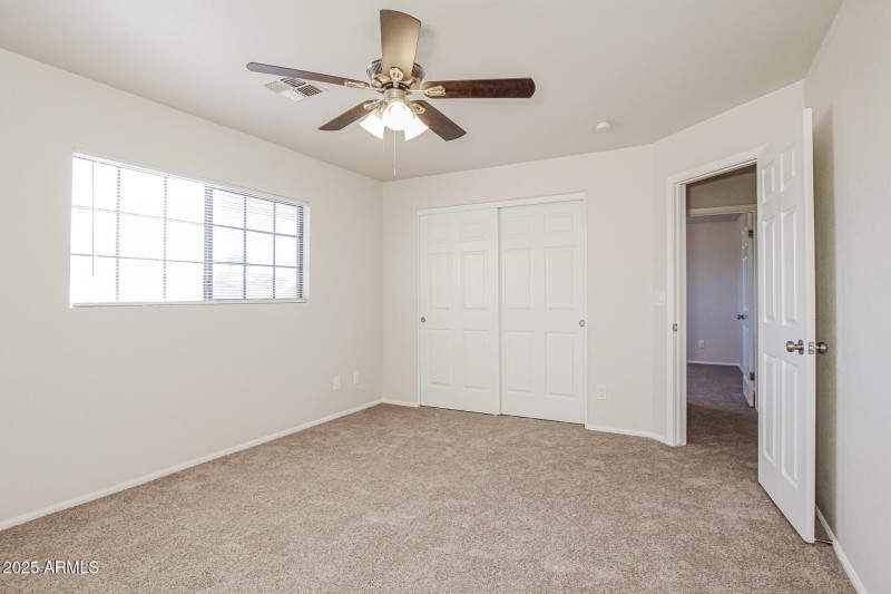 020-photo-bedroom-14991731