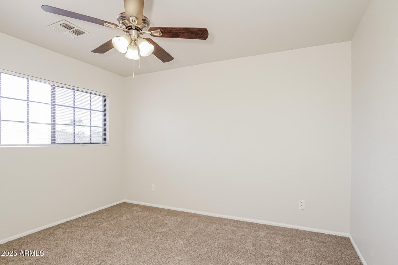 022-photo-bedroom-14991734