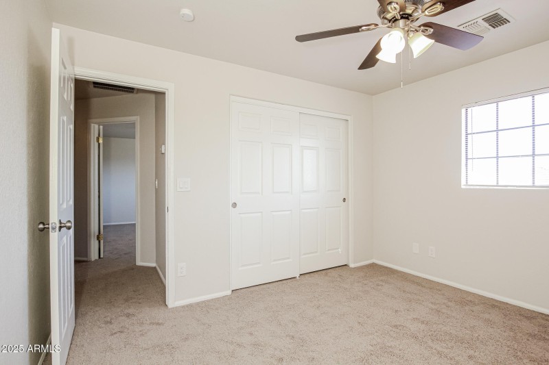 023-photo-bedroom-14991735