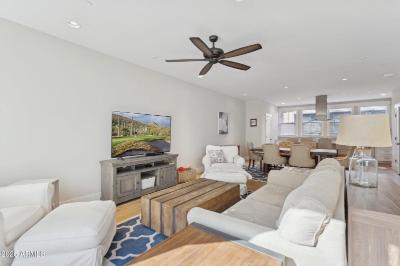 16-web-or-mls-1400-e-bethany-home-rd-22