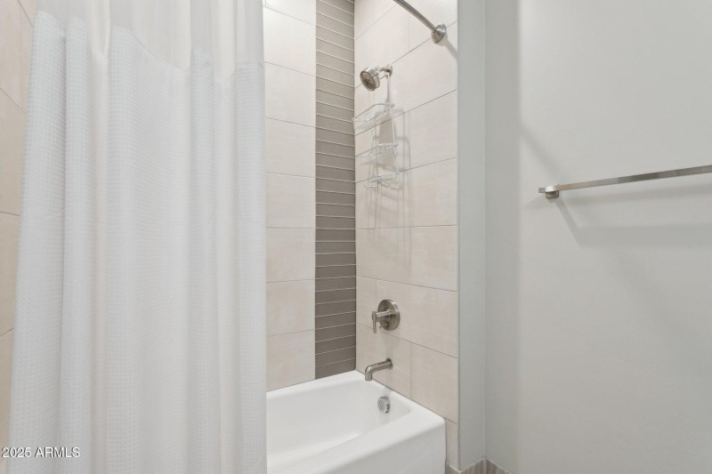 23-web-or-mls-1400-e-bethany-home-rd-22