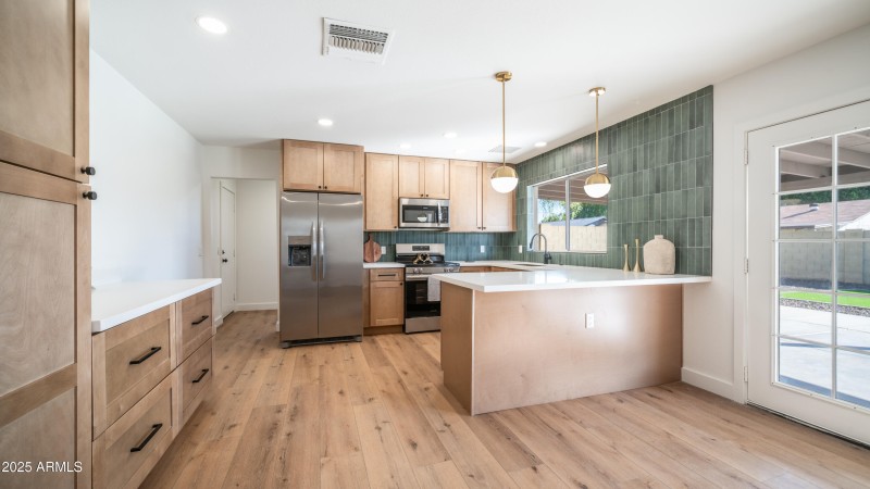 4981 W Michelle Dr-8