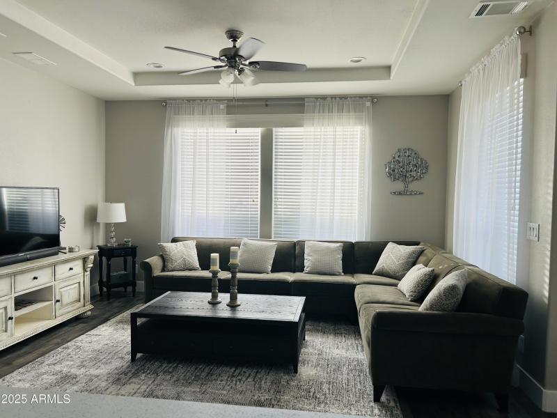 12) 64561-68fcfb3d44c2e