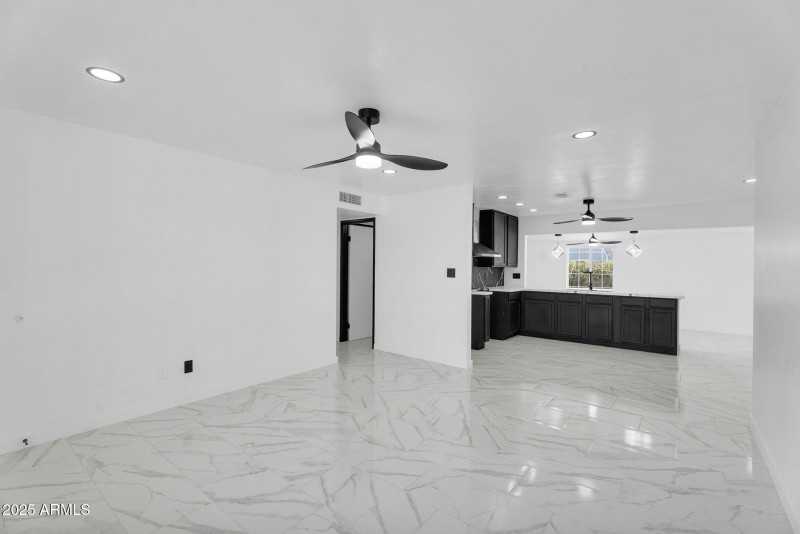 6-web-or-mls-10908 N 88th Dr -6