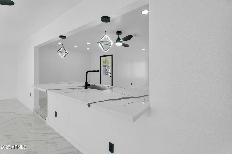 14-web-or-mls-10908 N 88th Dr -14