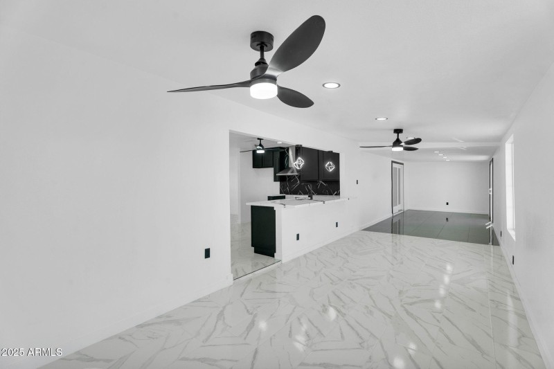 16-web-or-mls-10908 N 88th Dr -19