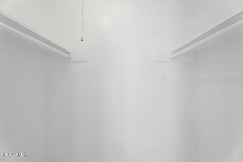 25-web-or-mls-10908 N 88th Dr -25