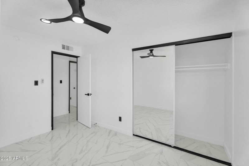 28-web-or-mls-10908 N 88th Dr -27