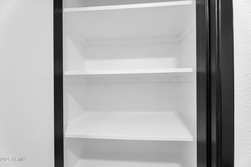 29-web-or-mls-10908 N 88th Dr -30