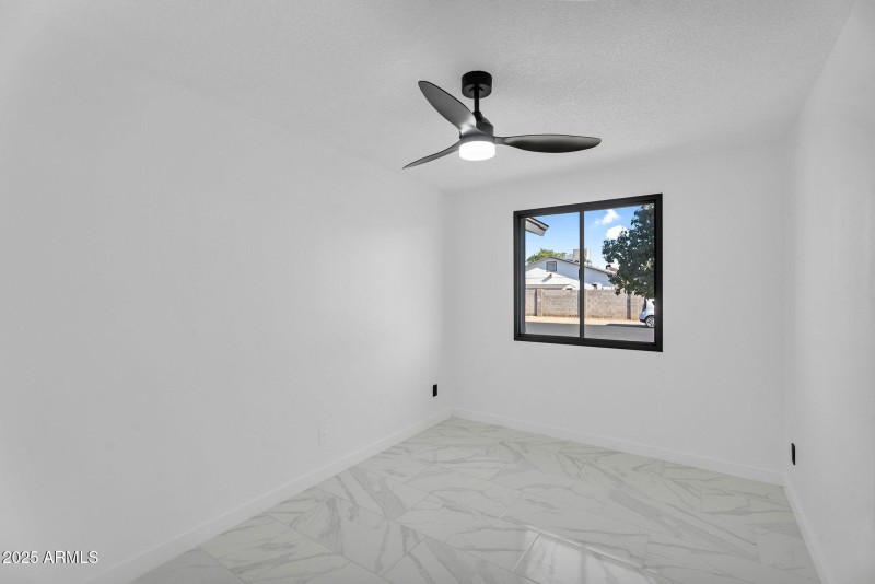 30-web-or-mls-10908 N 88th Dr -34