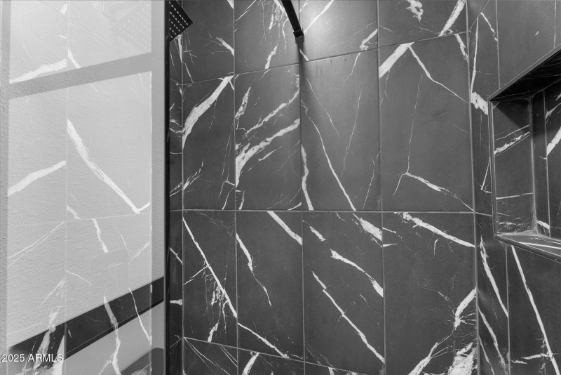 35-web-or-mls-10908 N 88th Dr -31