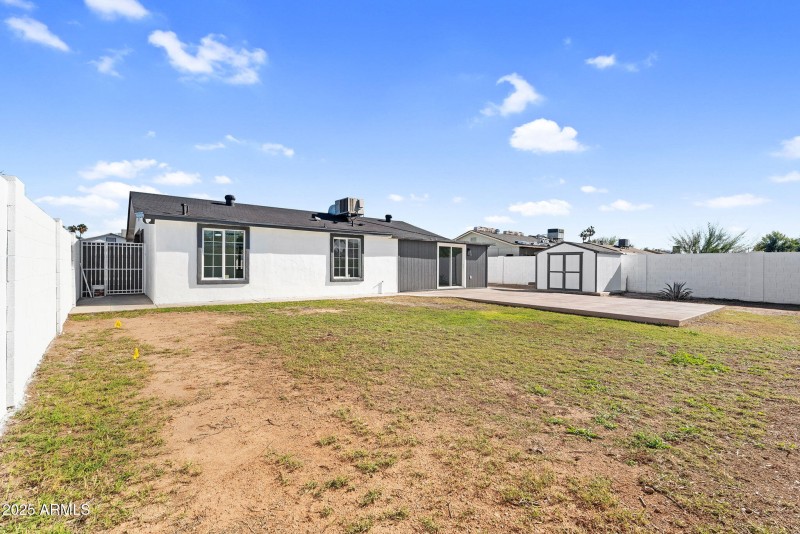 37-web-or-mls-10908 N 88th Dr -39