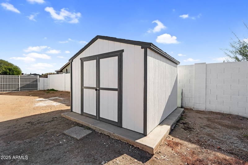 40-web-or-mls-10908 N 88th Dr -41