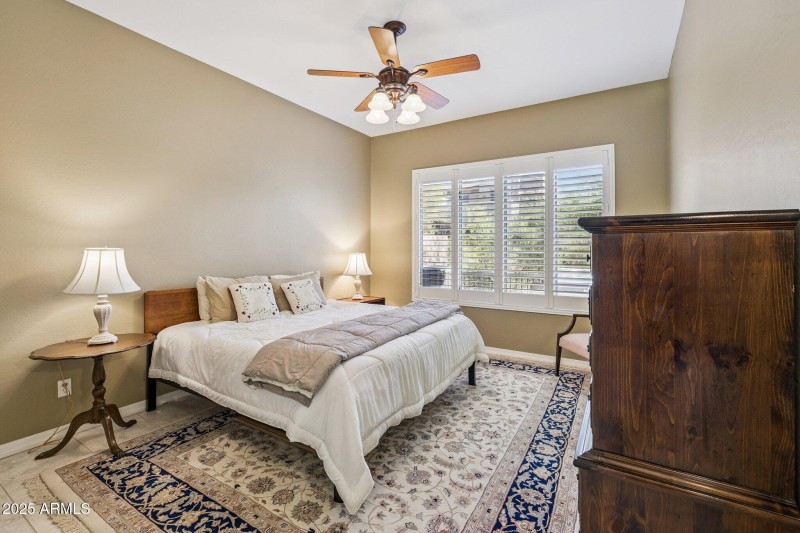 20-web-or-mls-11731-n-135th-pl