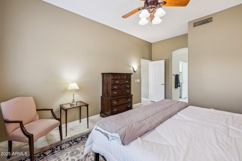 21-web-or-mls-11731-n-135th-pl