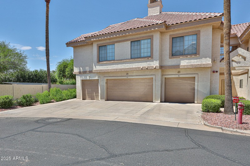 Unit is middle garage