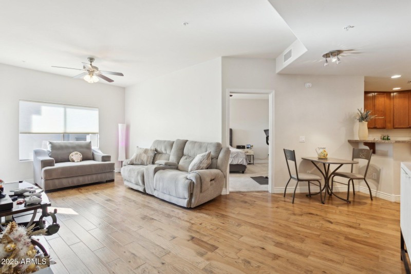 4-web-or-mls-5350-e-deer-valley-dr-4267