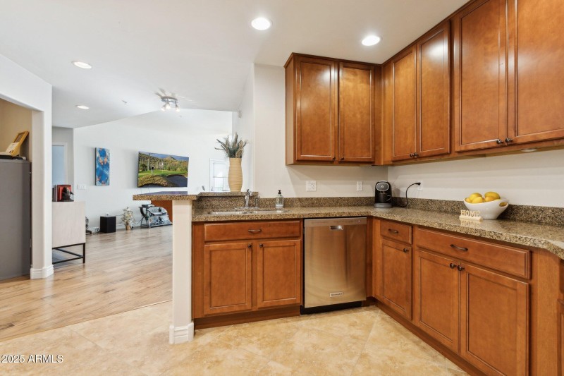 10-web-or-mls-5350-e-deer-valley-dr-4267