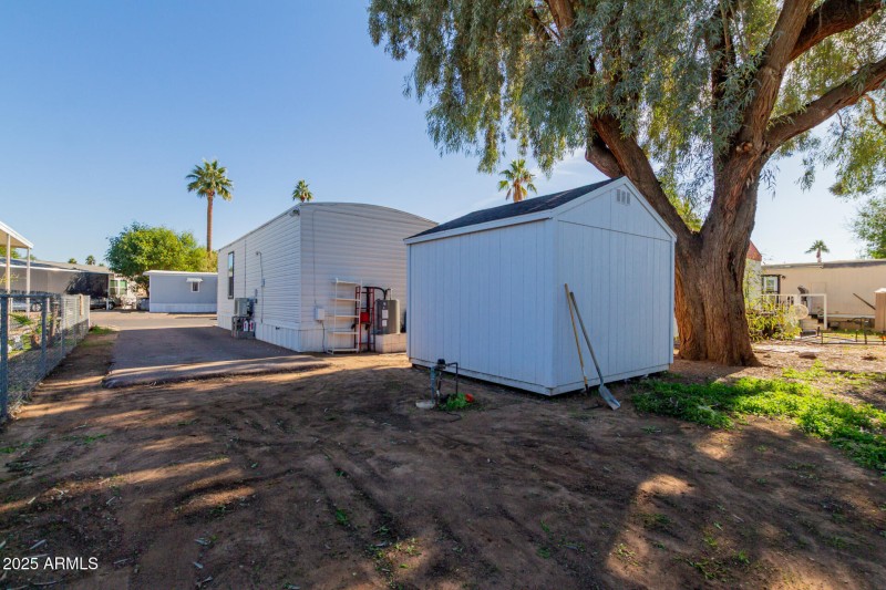 5601 W Missouri Ave. 87