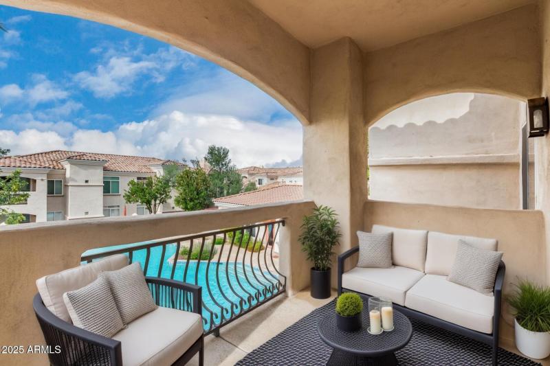 1747 E NORTHERN Avenue 263