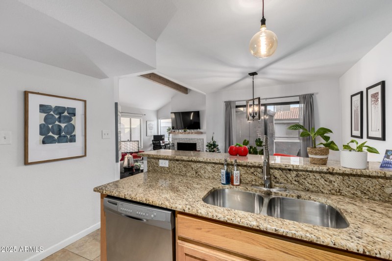 5122 E Shea Blvd 2097