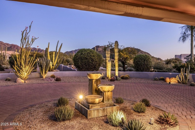 058_Front Entry Views