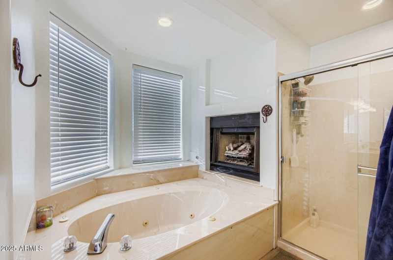 1543 E Mission Ln - Web Quality - 022 -