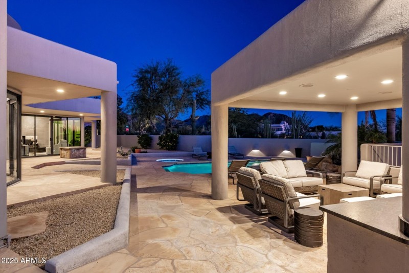 065_Resort Style Backyard