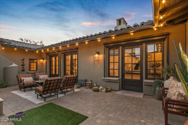 04-Front Court Yard Details