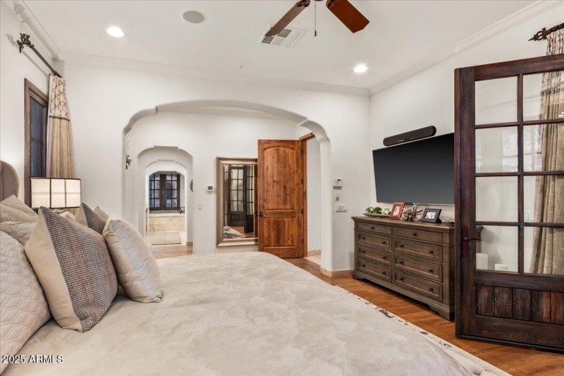 23-Primary Suite Details