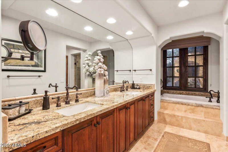 25-Primary Bath ~ Vanities