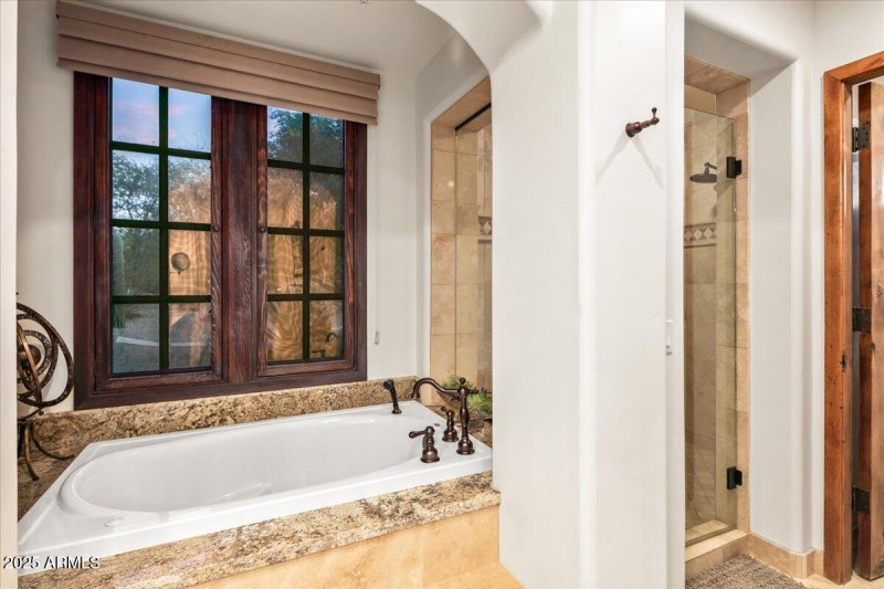 26-Primary Bath & Showers