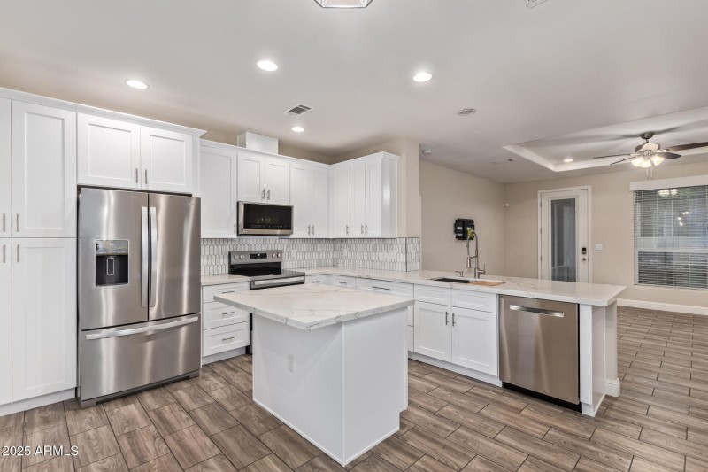 3301 S Goldfield RD 6039