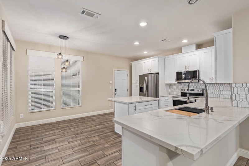 3301 S Goldfield RD 6039