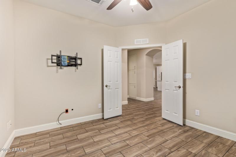 3301 S Goldfield RD 6039