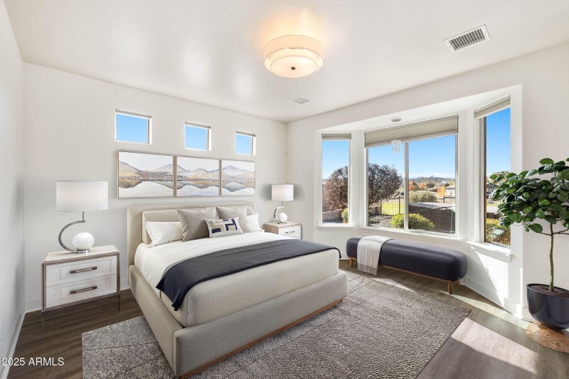 20-Primary Bedroom VS