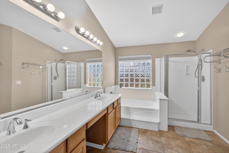 Dual sinks with vanity