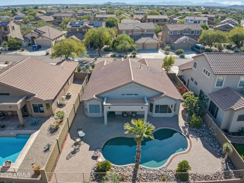 Easy care yard with extensive pavers