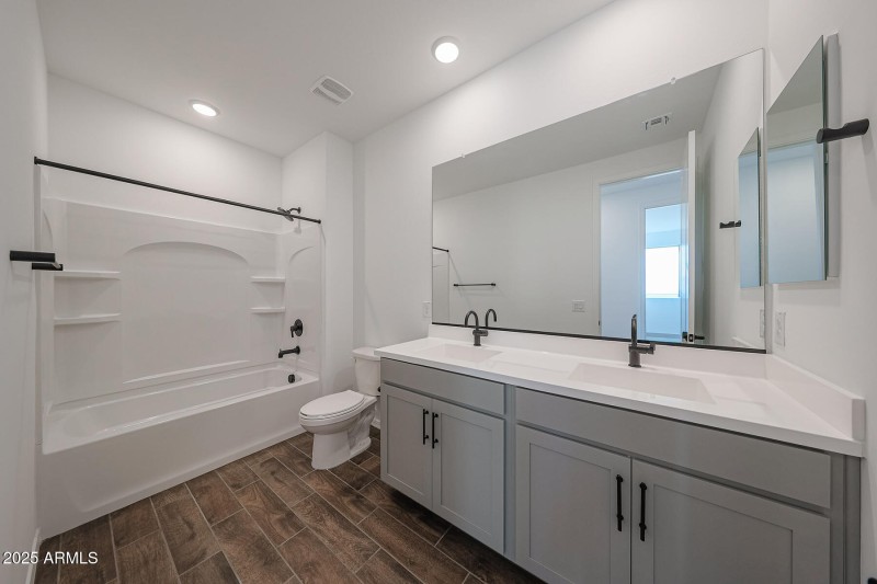 PHX_Pinnacle_Lot 2083_Lagoon_4139_bath2