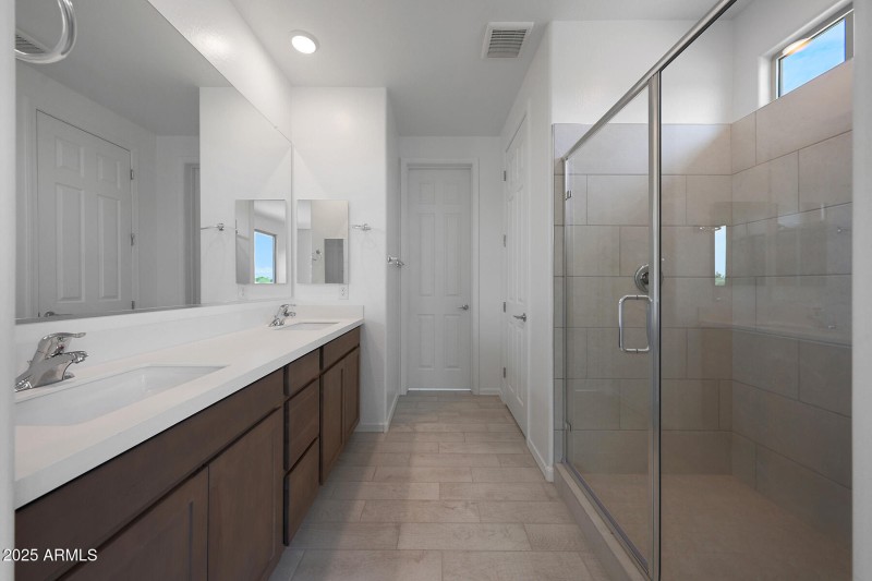 PHX_Landmarke_Lot 1042_Pacific_820_Owner