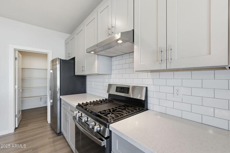 6568 N 15TH DR, Phoenix, AZ 85015