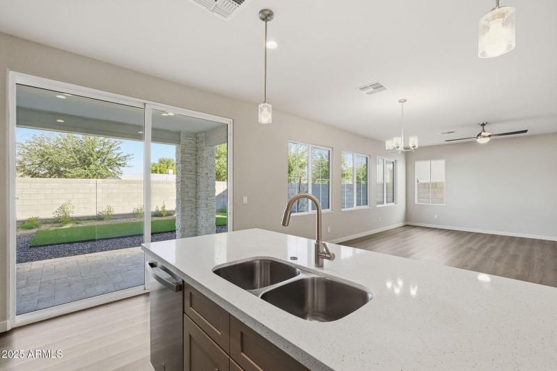 6568 N 15TH DR, Phoenix, AZ 85015