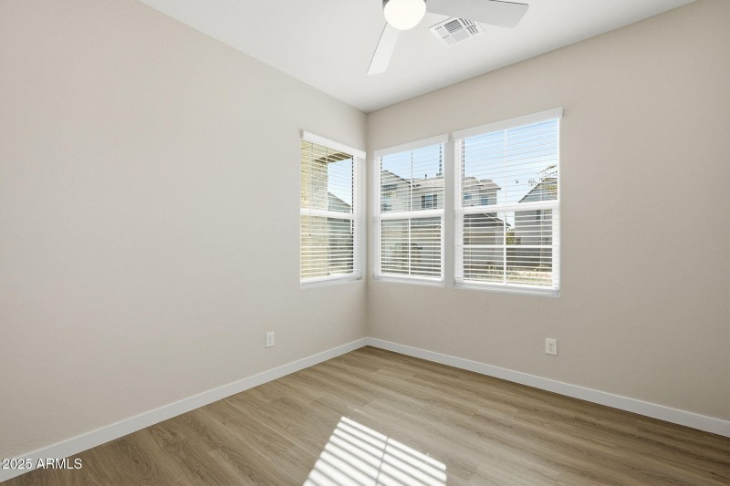 6568 N 15TH DR, Phoenix, AZ 85015