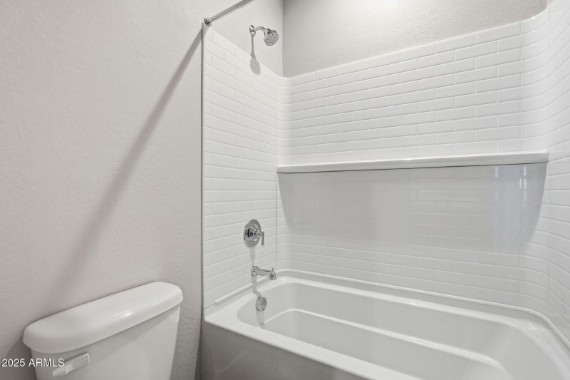 6568 N 15TH DR, Phoenix, AZ 85015