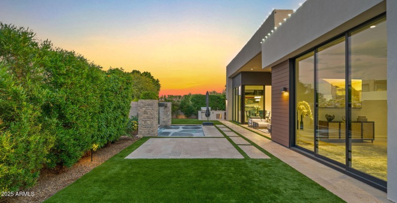 72-web-or-mls-TWILIGHT4