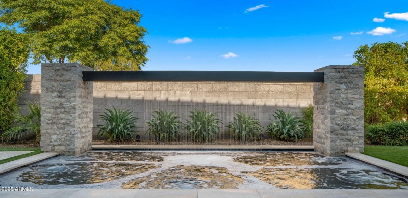 81-web-or-mls-Backyard8