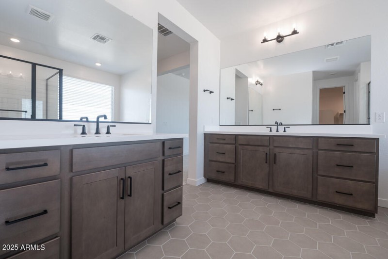 Tri Pointe Terraza 30 - Primary Bath-1ML